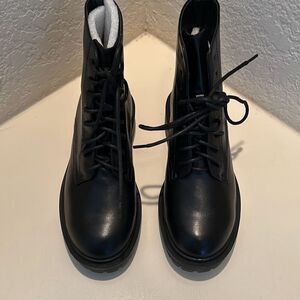 Raid Women's 7 Micah Lace Up Combat Ankle Booties Faux Leather Black Grunge New